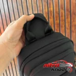 نمای جزئیات کیف دوشی برزنتی BG-7795 با قابلیت تنظیم بند پرداخت و جزئیات مواد