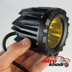نمای جزئیات پروژکتور آفرود خودرو مدل Prolight با نور زرد حرکت و نصب پشتی