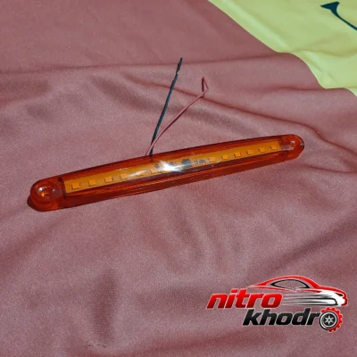 نمای کناری چراغ فدرالی خودرو مدل تزئینی با چشمک زن عمق قاب و پروفایل