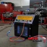 نمای کناری دستگاه کربن زدایی موتور خودرو با قابلیت عیب یابی انژکتور عمق قاب و پروفایل
