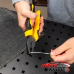 نمای کناری انبردست دلی با بدنه فولادی و دسته روکش دار پروفایل و ساختار