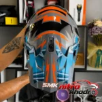 نمای بسته بندی کلاه کاسکت اس ام کی مدل ALLTERRA-S01 با ویژگی های خاص برچسب و بسته بندی